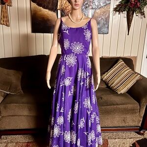 Coco California • Vintage • Medium • Purple/White • Floral Embroidery • Dress